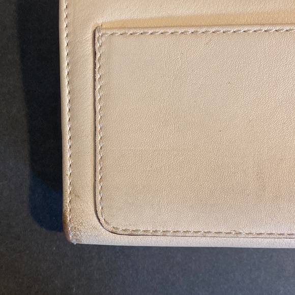 Coach beige, trifold wallet. - Picture 13 of 16